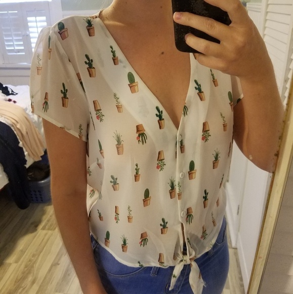 Forever 21 Cactus top - Picture 2 of 3